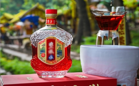 成都紅酒網(wǎng)-成都進口葡萄酒批發(fā)-葡萄酒搭配正確的工具